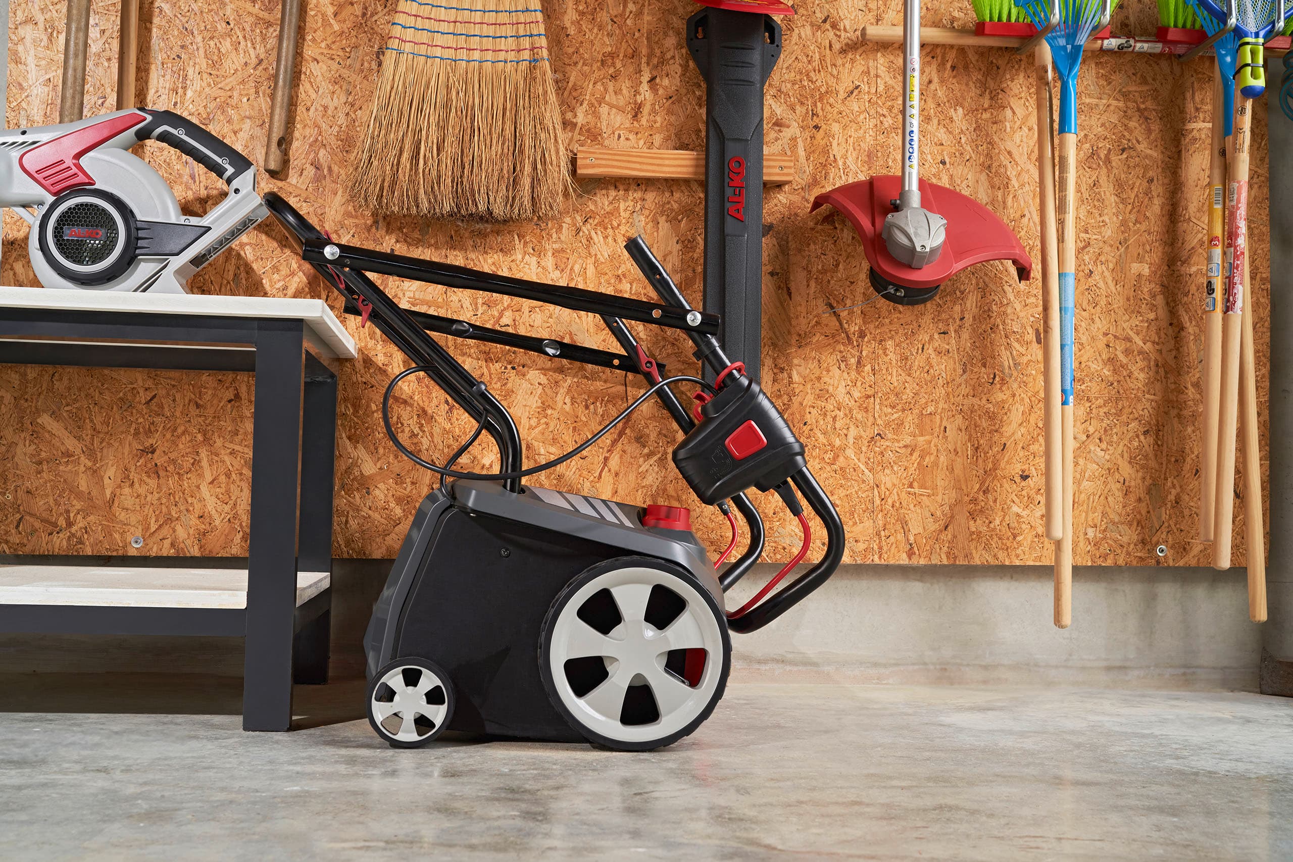 Аератор електричний Combi Care 38.4 E