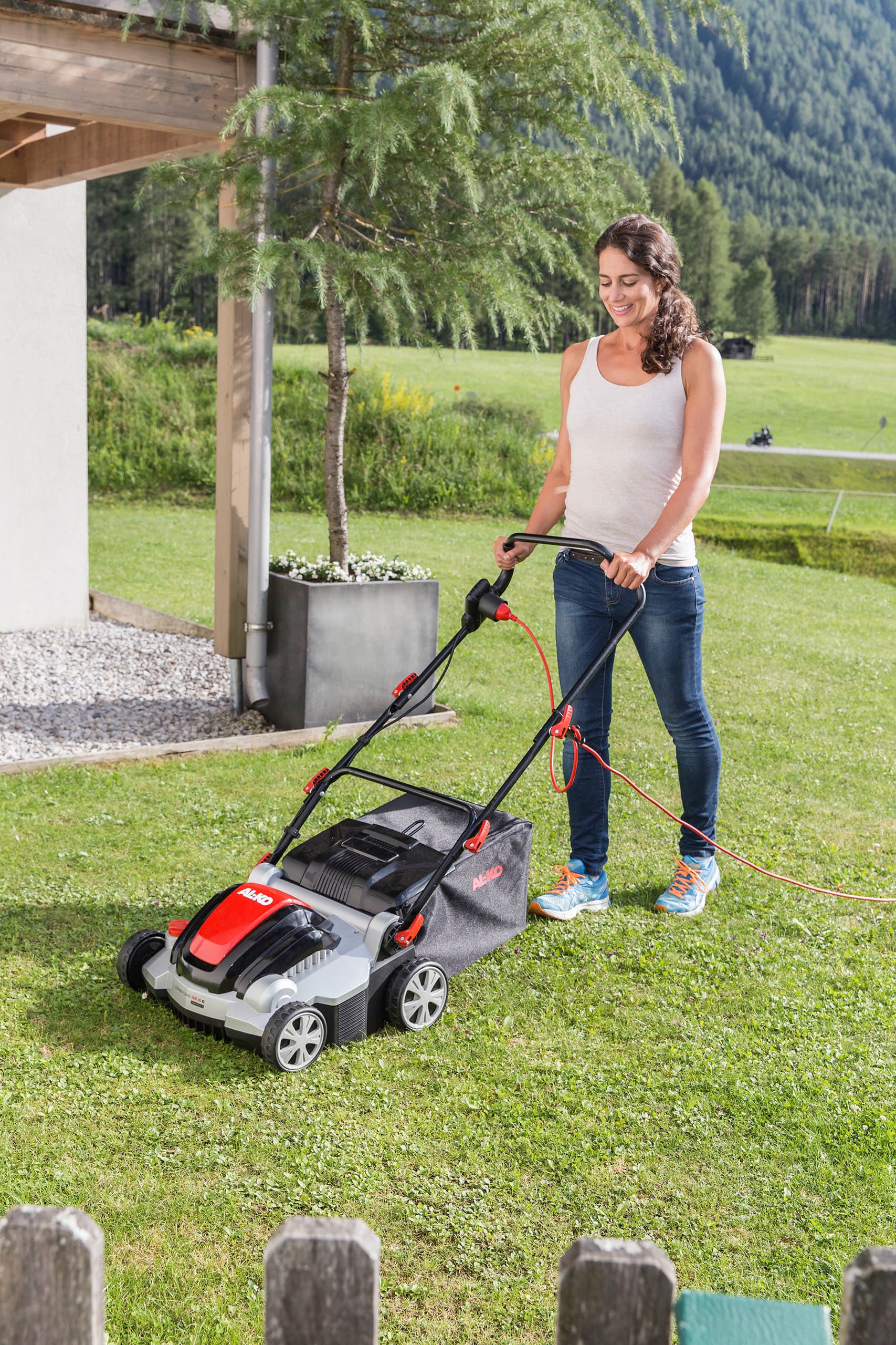 Аератор електричний Combi Care 36.8 E