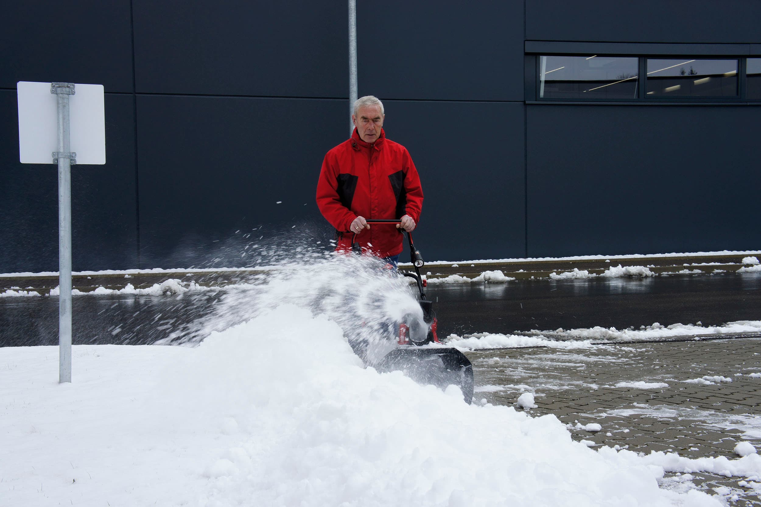 Снігоприбирач акумуляторний ST 4048